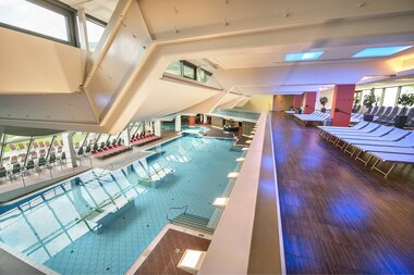 Thermal World Sicht von oben auf Thermalwasserbecken | © Alpentherme Gastein/Caputo