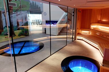 Familientextilsauna mit Blick ins Meerwasser-Aquarium | © Alpentherme Gastein