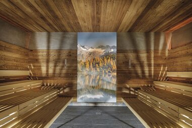 Sauna World Tauern Erlebnis Sauna mit Videowall im Herbst | © Alpentherme Gastein/Wolkersdorfer