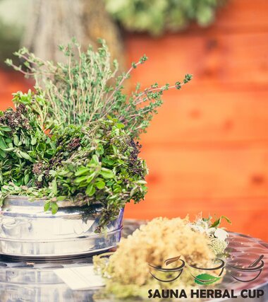 Verschiedene Kräuter Sauna-Ritual | © Sauna Herbal Cup