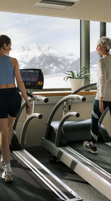 Sports World Fitness Center Frauen am Laufband | © Alpentherme Gastein/Paul Bauer