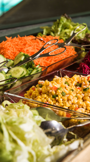 Restaurant Salatbuffet | © Alpentherme Gastein/Wolkersdorfer