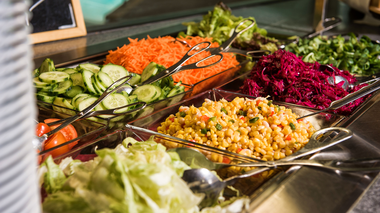 Restaurant Salatbuffet | © Alpentherme Gastein/Wolkersdorfer