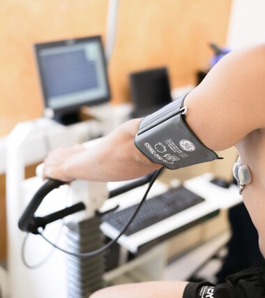 Sportmedizin Leistungstest am Fahrrad | © Alpentherme Gastein/Marktl Photography