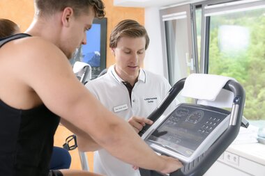 Sportmedizin Training am Ergometer | © Alpentherme Gastein/Marktl Photography