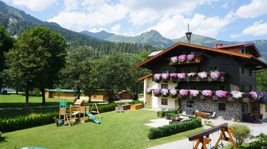 Kendlgut Panorama Aussenaufnahme Sommer | © Kendlgut