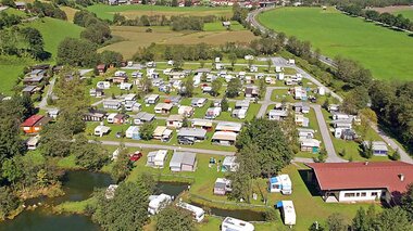 Bertahof Blick auf die Anlage im Sommer | © Bertahof