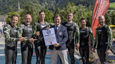 Weltrekord im Streckentauchen Alpentherme Gastein | © Breathless24/Bernhard Wieland